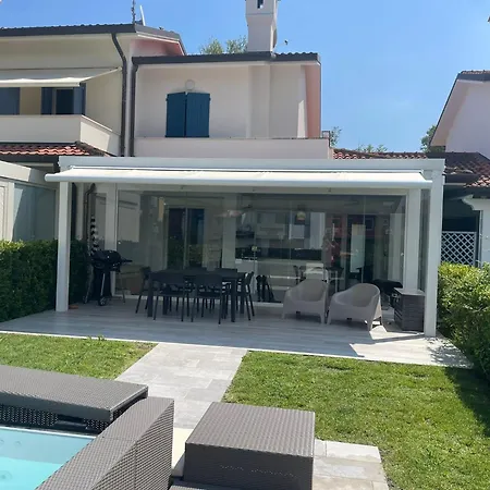 Leila Villa